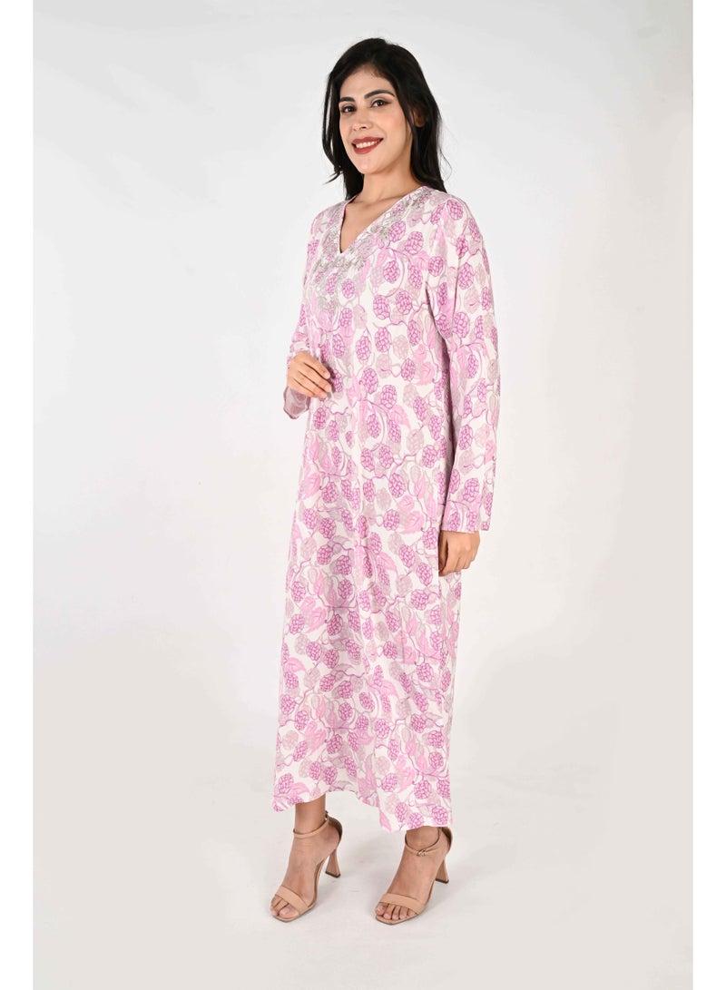 LINELLE جلابية لينيل للسيدات - قاعدة بيضاء مع زهور وردية وياقة مطرزة - Image 4