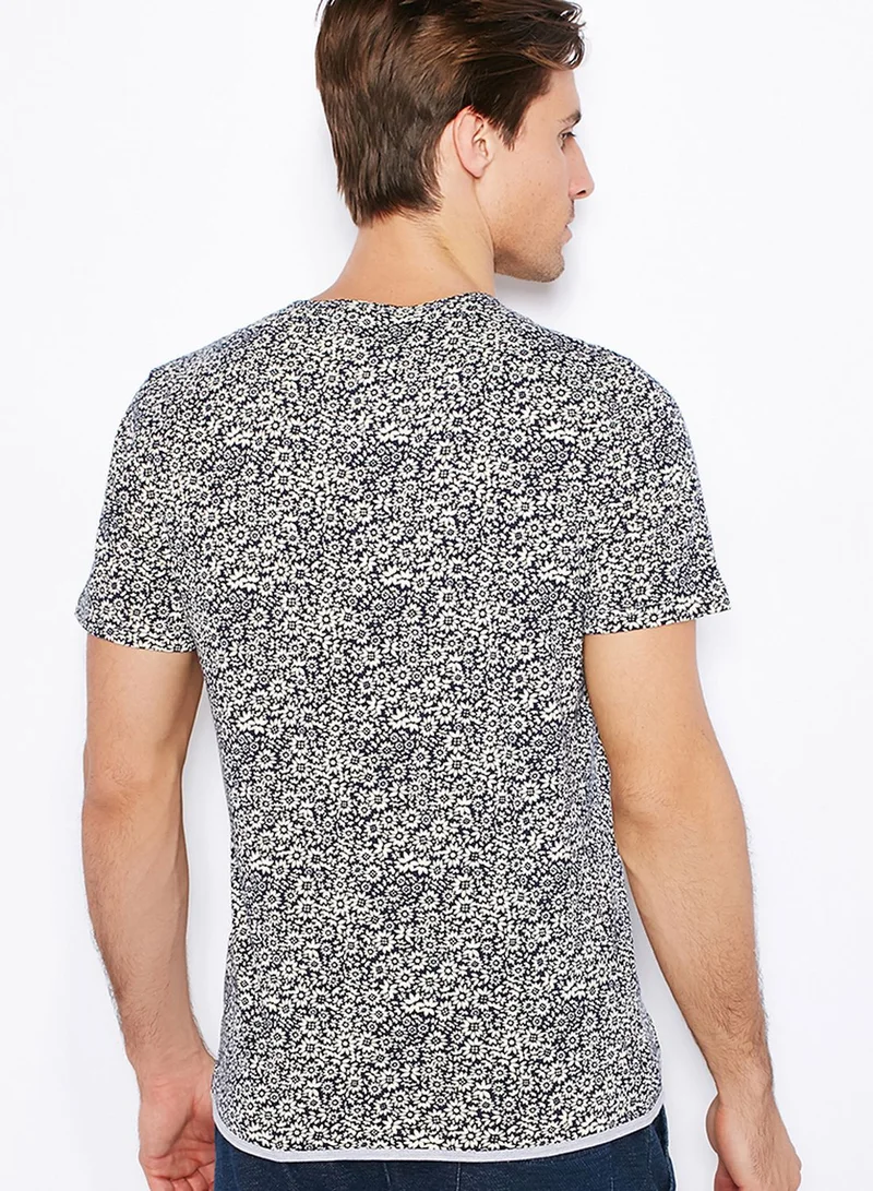 Native Youth Daisy Print T-Shirt