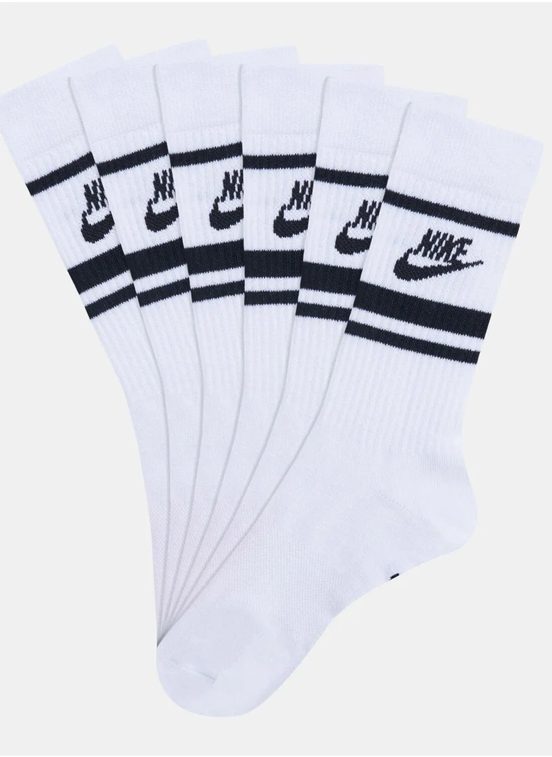 Nike Sportswear Everyday Essential Socks