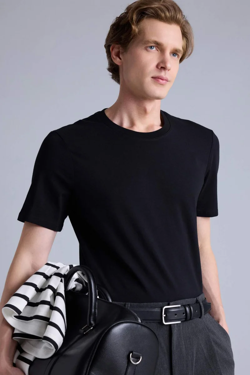 ديفاكتو Slim Fit Short Sleeve T-Shirt