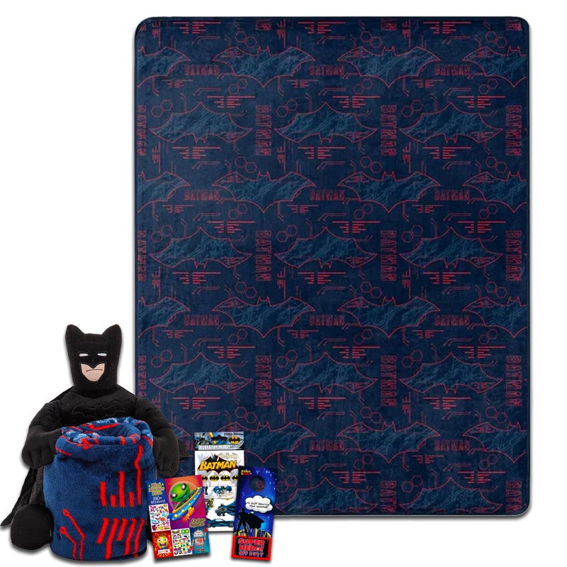 Batman طقم سرير باتمان للأطفال مع بطانية باتمان المحشوة وكتاب نشاط ملصقات والمزيد من طقم البطانيات للأولاد