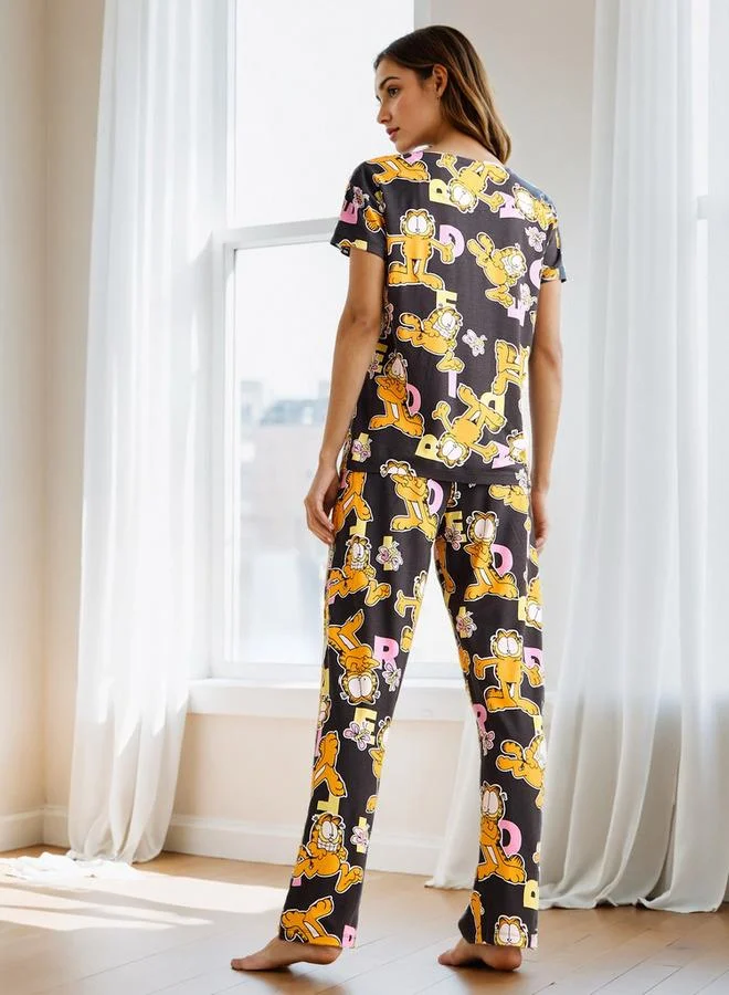 Splash FAV All-Over Garfield Print Pyjama Set