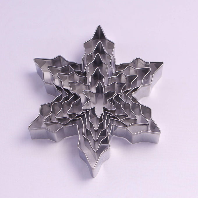 WINTER SNOWFLAKE COOKIE CUTTER SET 5 PIECE STAINLESS STEEL