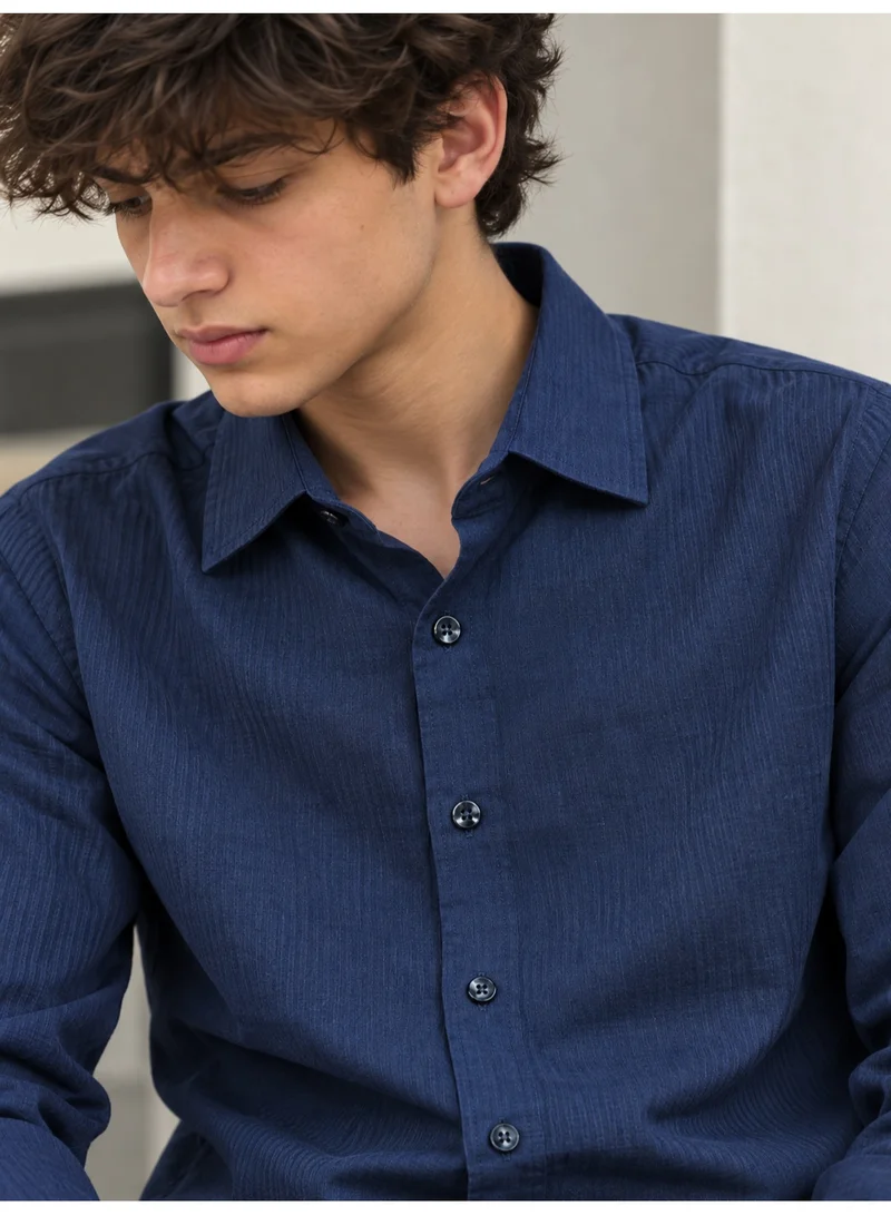 فكتور اند جين Men's Textured Relaxed Fit Shirt