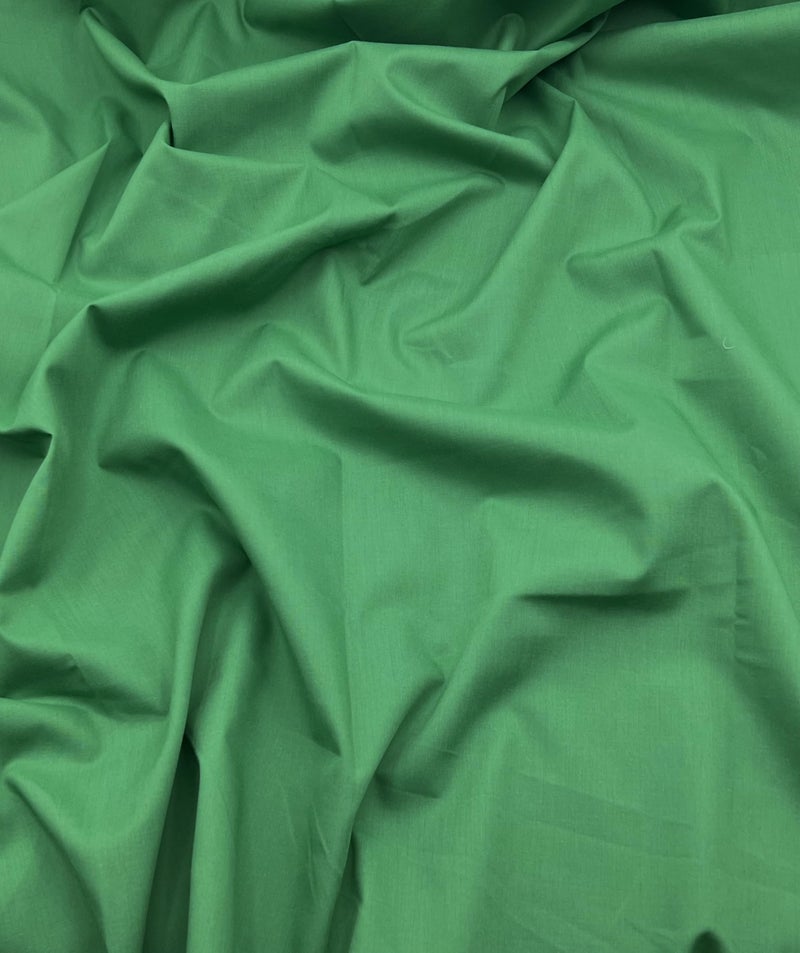 EOVEA - Cotton Polyester Fabric by The Yard â€“ 60" Wide Broadcloth Fabric, Soft, Lightweight & Breathable Material for Lining, Curtains, Bedding, Skirts, Sewing Projects (Kelly Green, 1 Yard) - Image 2