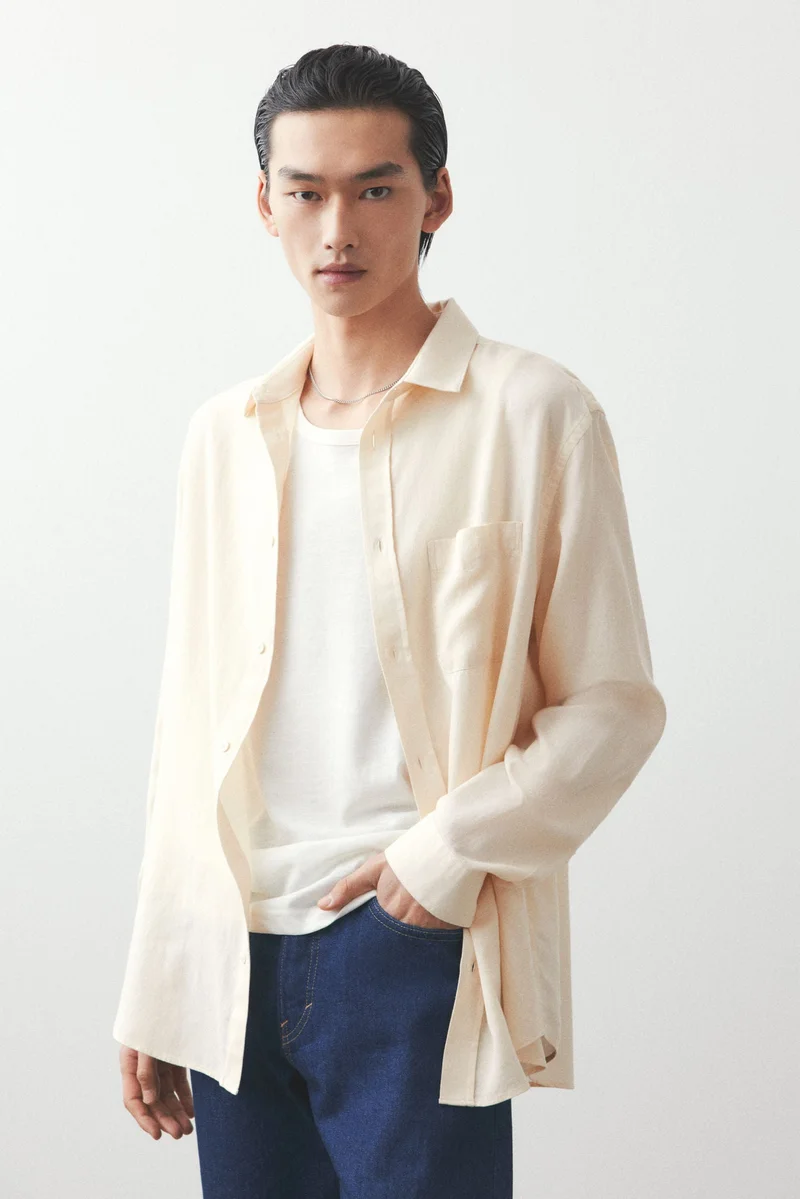 اتش اند ام قميص بقصّة عادية من مزيج اللايوسل