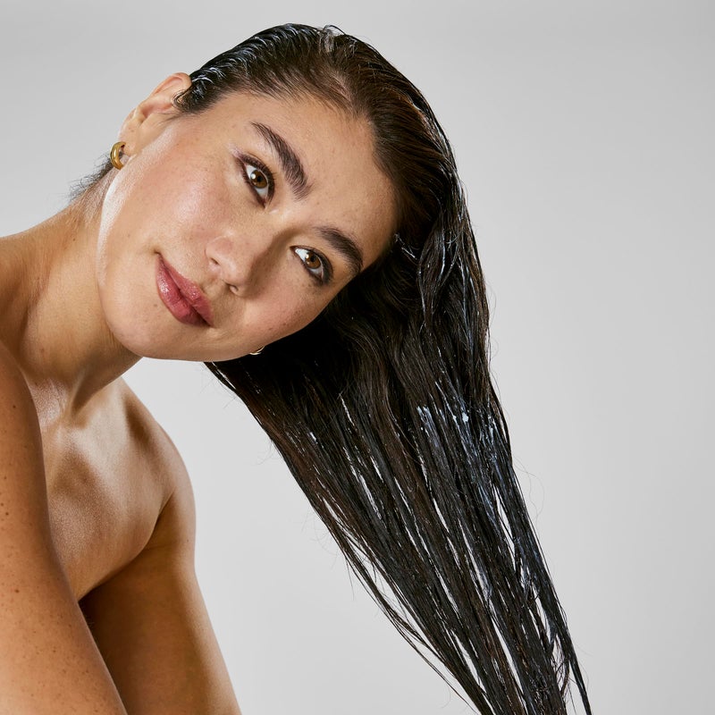 Bumble and bumble. Hairdresser's Invisible Oil Hydrating Hair Mask | Hydrating, Anti Frizz, Color Safe | Curly, Wavy, Straight | With Argan, Coconut, Grapeseed Oil, 6.7 Fl Oz - Image 4