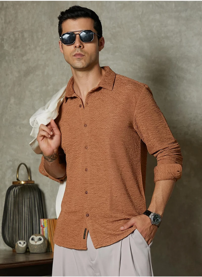 كامبوس سوترا Campus Sutra Men's Mocha Brown Surf-Tactile Shirt For Casual Wear | Spread Collar | Long Cuffed Sleeves | Button Closure | Shirt Crafted With Comfort Fit For Everyday Wear