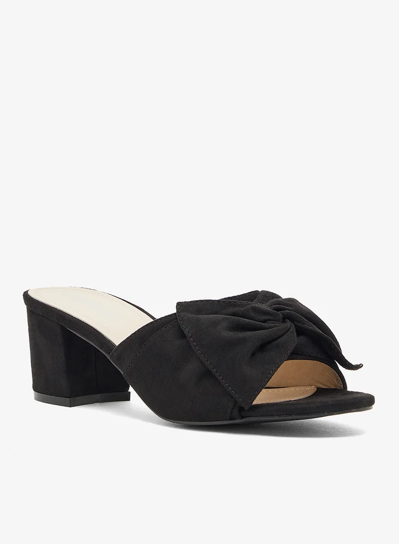 سبوت أون صندل بكعب متوسط