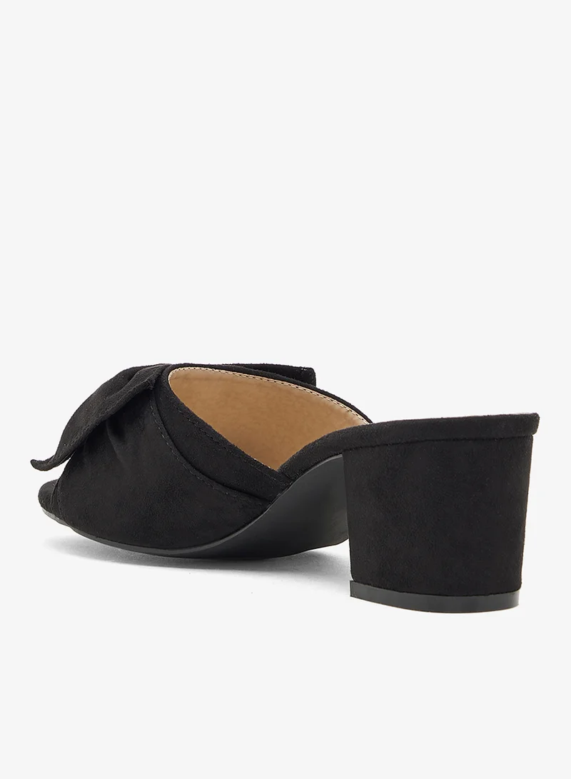 سبوت أون صندل بكعب متوسط