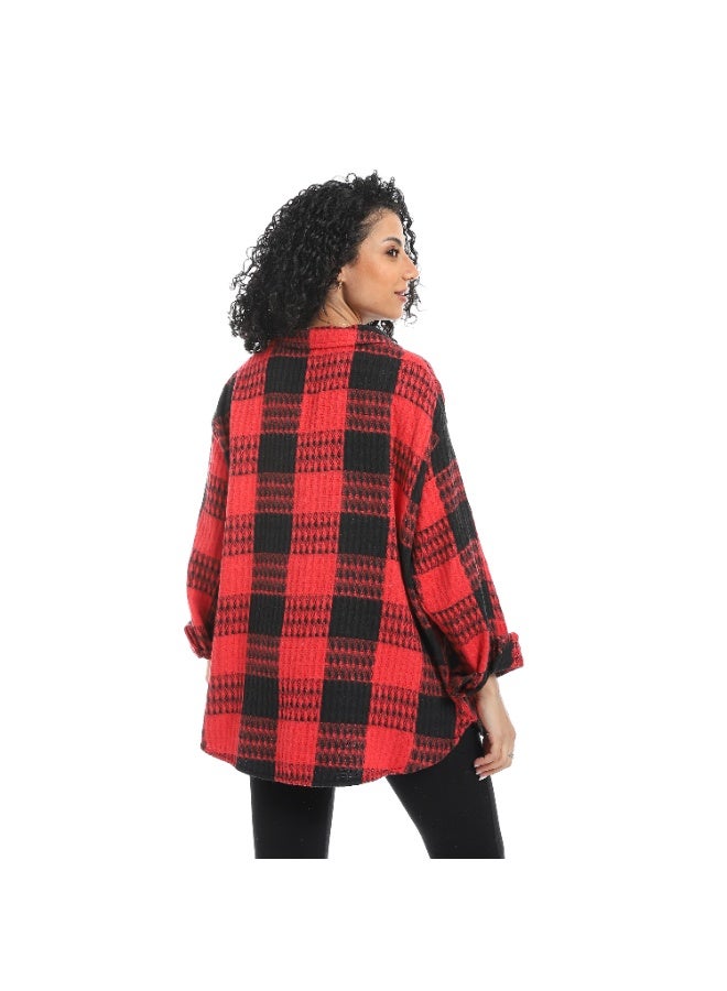 سيزار شيميز حريمي كارو مزود بياقة وزراير من الأمام - Image 3