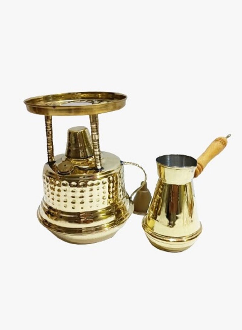 سبرتاية نحاس منقوش بها ثلاث مقابض  من النحاس وقاعدة متزنة لعمل القهوة أو للتسخين مع كنكة من النحاس - Image 2