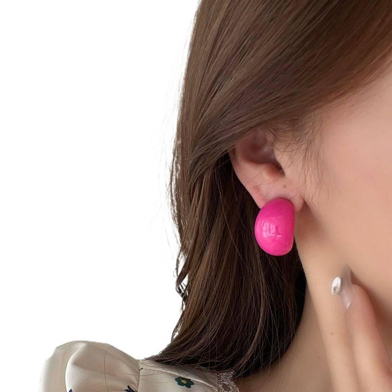 Beige Geometric Pearl Stud Earrings with 925 Sterling Silver Detail Lightweight Daily Wear Jewelry for Women - Image 5