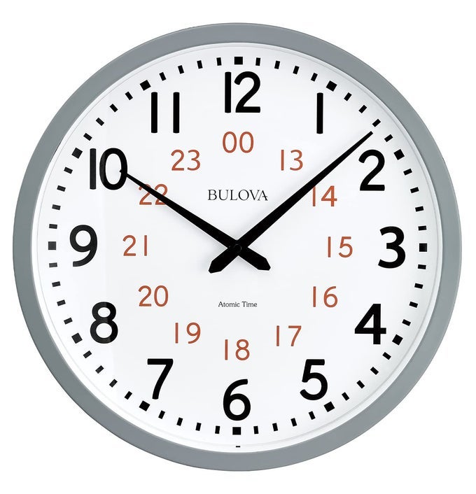ATOMIC ANALOG WALL CLOCK MODEL C5003 ATOMIC TIME 1 SETS AUTOMATICALLY QUARTZ BATTERY GRAY
