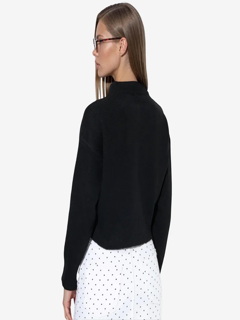 فيورنا VIORNA Crop Ribbed Cardigan With Buttons