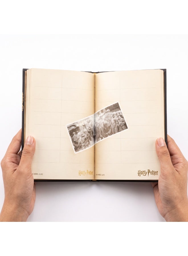 هاري بوتر مجموعة أدوات مكتبية للهدايا بتصميم هاري بوت مع نوت بوك وقلم  وعلامة مرجعية وسلسلة مفاتيح ودبوس طية صدر متعدد الألوان 5 قطع مجموعة هواة جمع الخيال السحري - Image 4