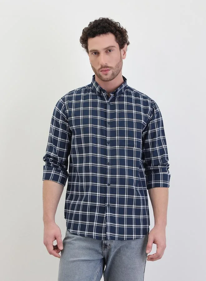 ستايلي قميص بنقشة مربعات بقصة عادية وياقة مفتوحة