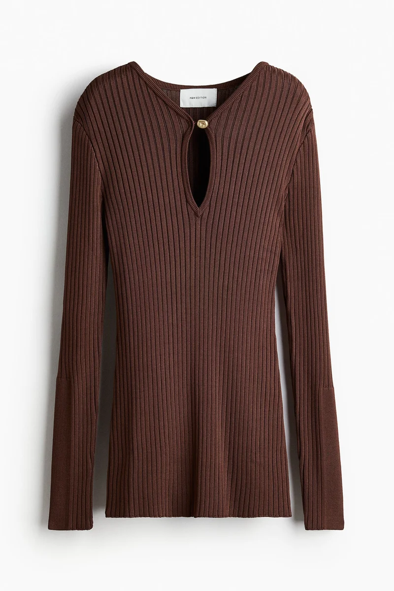 اتش اند ام بلوزة محبوكة من نسيج مرن