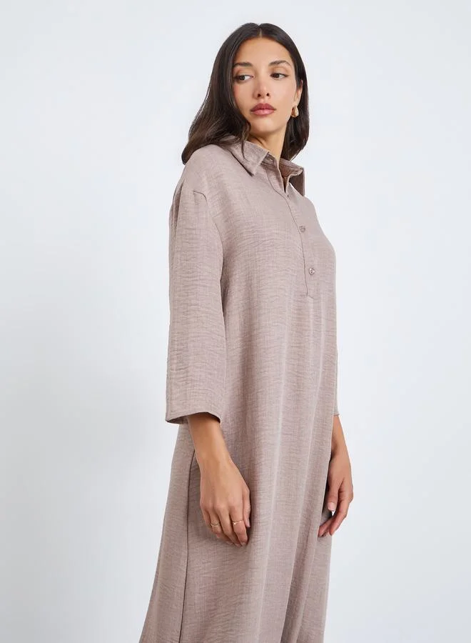 أميرة جلابية بياقة وحافة متباينة