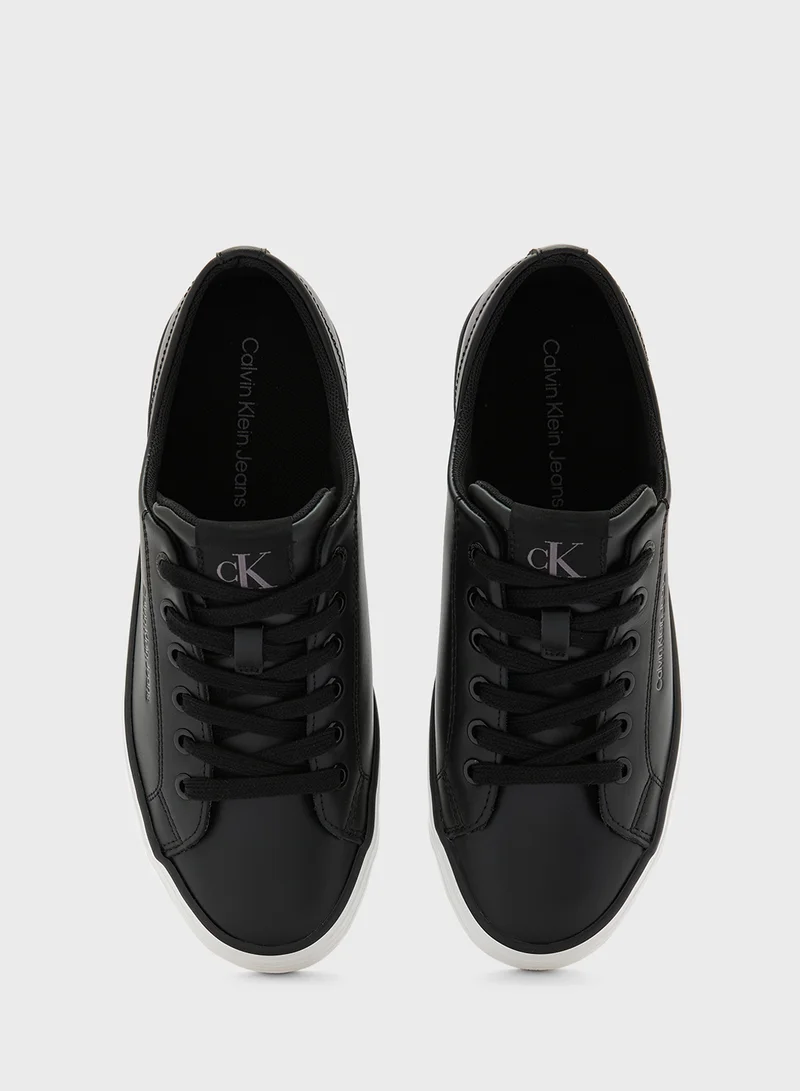 كالفن كلاين جينز Lace Up Low Top Sneakers