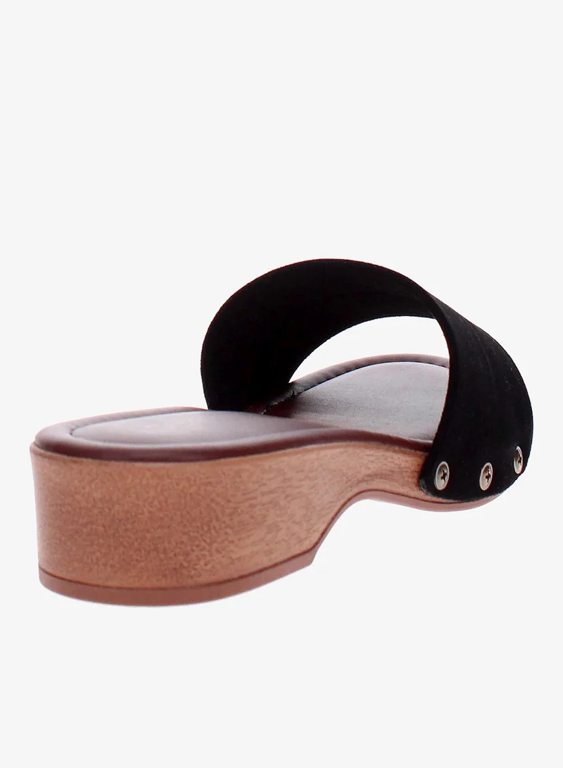 Beira Rio Black Beira Rio Women’s Flat Summer Footwear – Lightweight Slip-On Comfort with Stylish Casual Design for Women | Best Price UAE