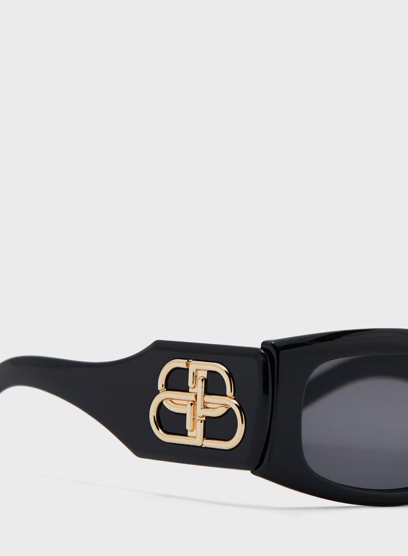 Vanilla Rouge Wayfarer Sunglasses - Image 3