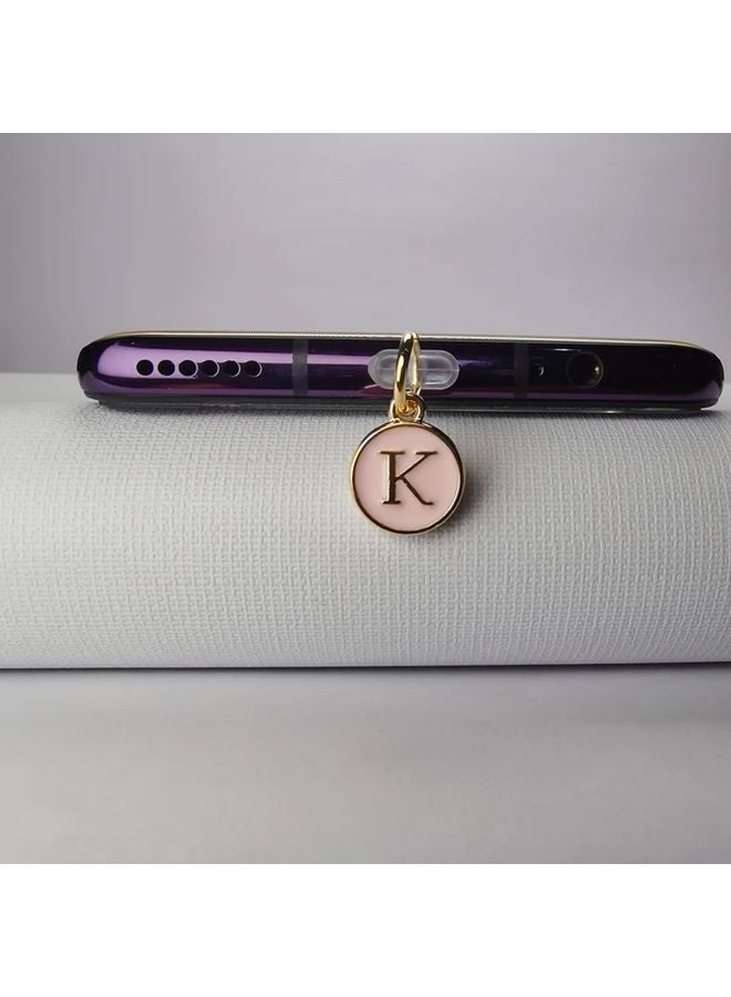 سدادة غبار لشاحن iPhone من Pink Enamel بسحر أحرف من A إلى Z، إكسسوار هاتف هدية من 5 إلى 14 - Image 4