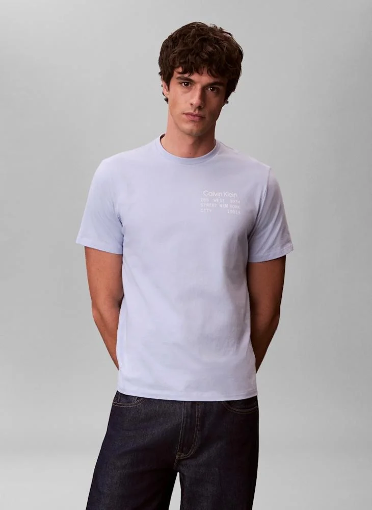 كالفن كلاين جينز تيشيرت بأكمام قصيرة ورسمة صندوق