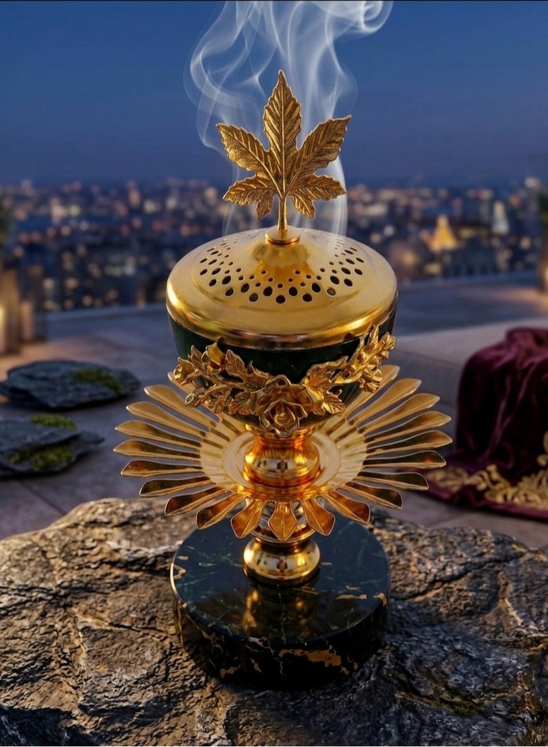 مبخرة بخور فاخرة من المعدن بتصميم أنيق من الذهب والزمرد الأخضر على شكل ورقة قيقب - K033 - Image 4
