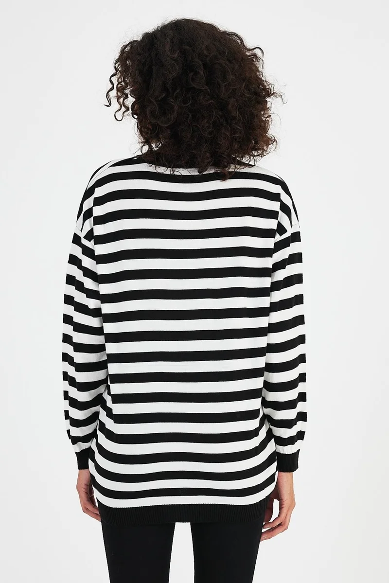 الكسندر جاردي Striped Loose Knit Sweater (A91823-S)