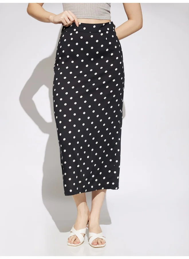 globus Globus Women Black Polka Dot Print Midi Rise Back Slit Pencil Midi Skirt