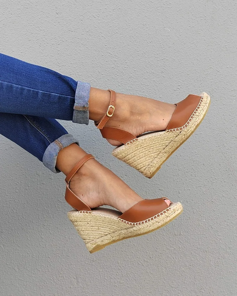 شو كيو Peep Toe Espadrille Wedge
