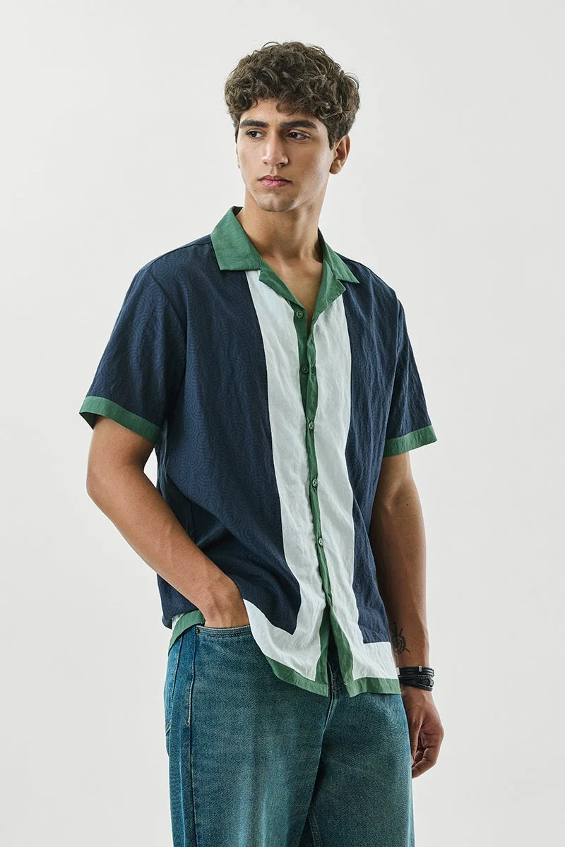 سنيتش قميص بقصة صندوقية بنقوش