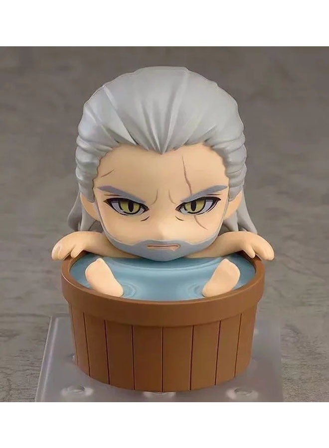 عام تمثال مجسم لسيف جيرالت من The Witcher 3: Wild Hunt الشهير، باسم White Wolf Geralt. هذا المجسم هو النسخة الأولى لجيرالت الصياد، يأتي بتصميم Q Version، مصنوع من مادة PVC، وهو مثالي لجمع الشخصيات أو كه - Image 4