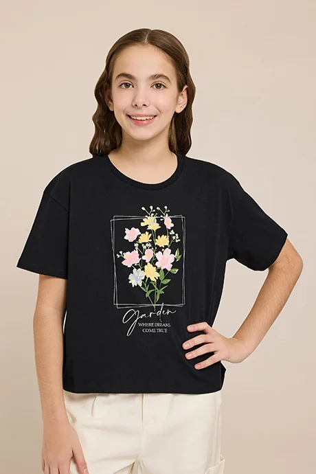 أر أند بي Graphic Print T-Shirt with Crew Neck and Short Sleeves