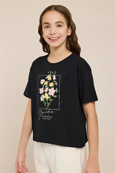 أر أند بي Graphic Print T-Shirt with Crew Neck and Short Sleeves