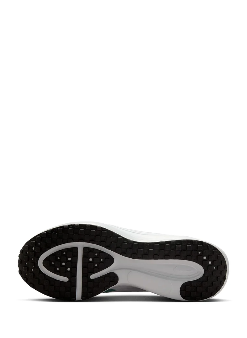 Nike Revolution 8 Easyon