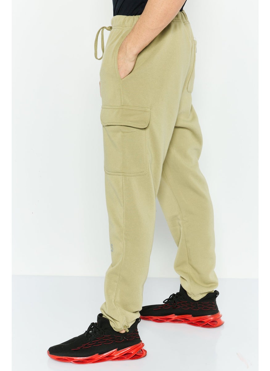 Men Regular Fit Brand Logo Cargo Sweatpants, Olive - pzsku/ZC85F9F4C87E1831A8BEDZ/45/_/1739455612/3ae81c10-ed67-4c13-b778-081ab2ff3cab