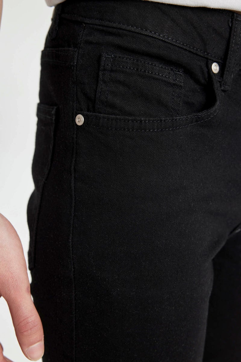 DeFacto Man Skinny Fit Jean Bermuda Shorts - Image 3