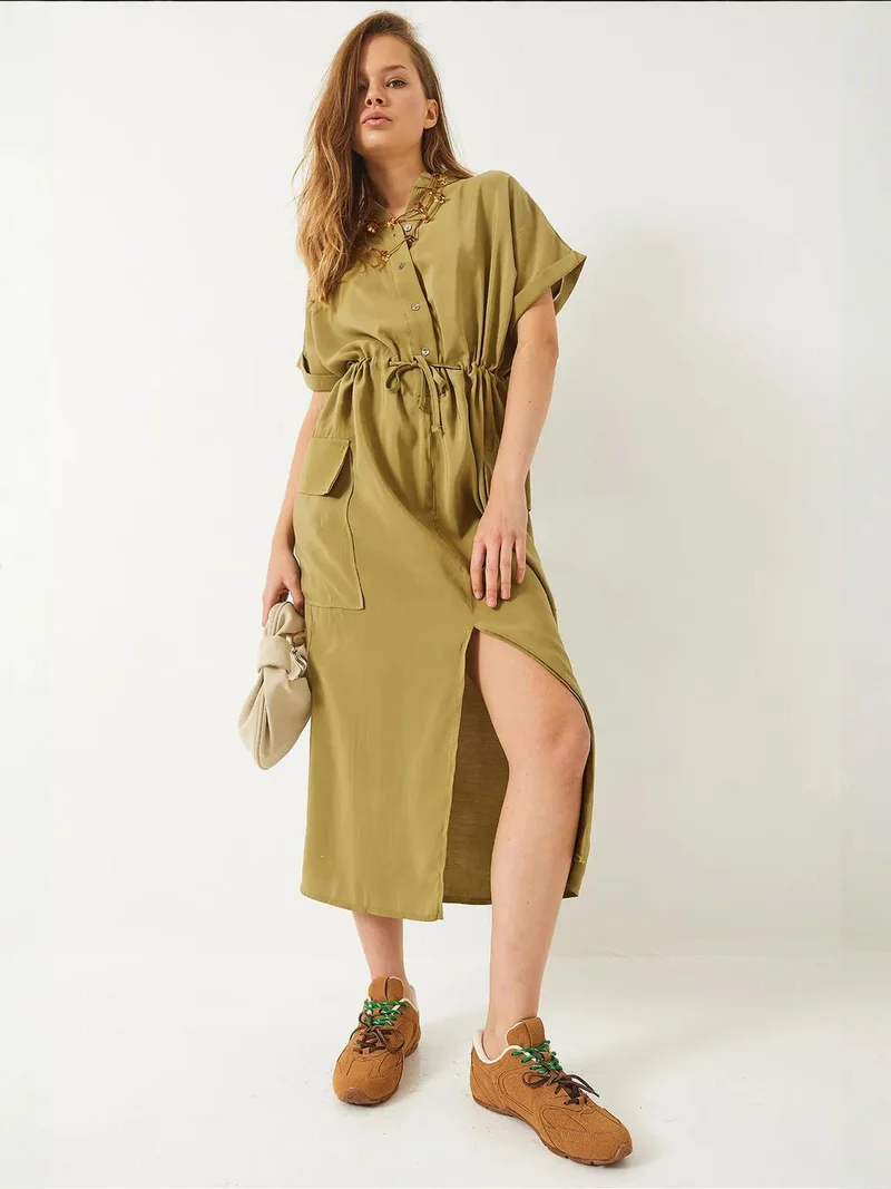 بيانكو لوتشي فستان ميدي بقصة مريحة وياقة قميص وجيوب