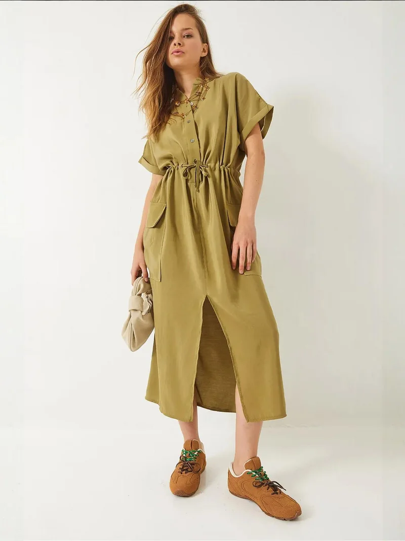 بيانكو لوتشي فستان ميدي بقصة مريحة وياقة قميص وجيوب