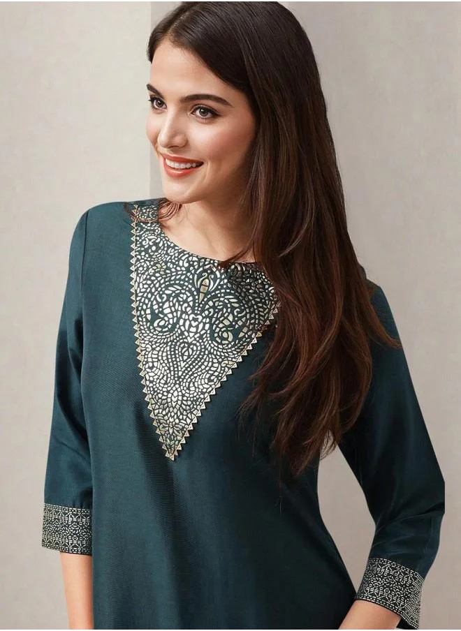ISHIN Polyester Women Green Polyester Kurta Set with Embroidered pattern Tunic and Palazzo features a Round neckline and Three-Fourth Sleeve secured with Elastic closure and styled in Straight Fit ideal for Festive moments — designed to make heads turn.