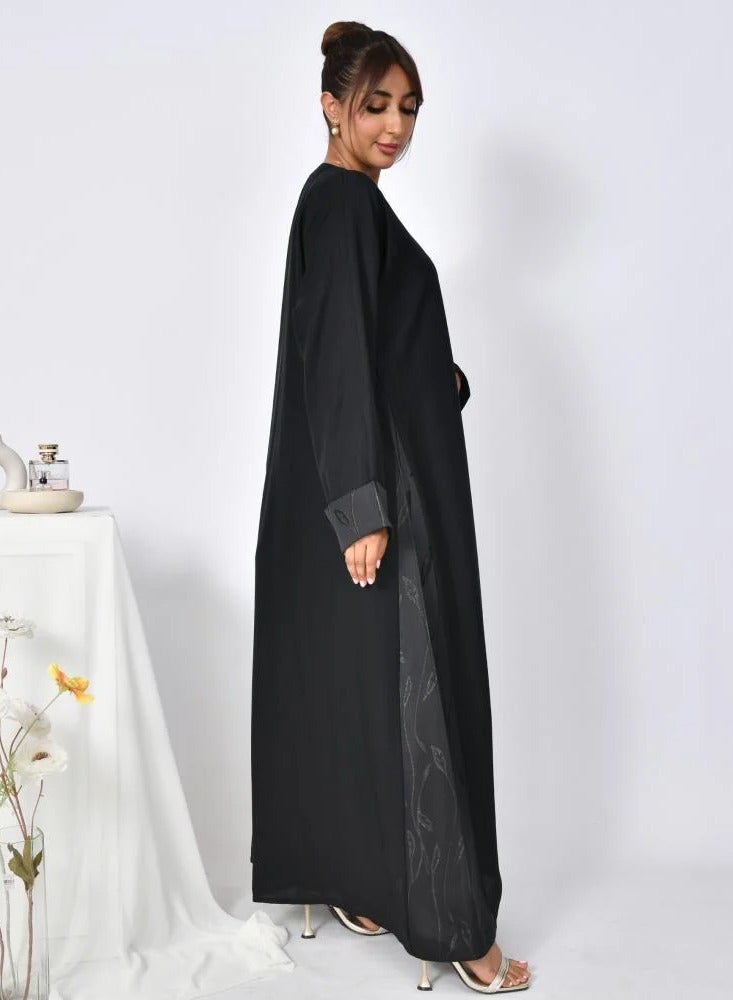beyond abaya Black abaya, half-cloche, closed with snaps - Image 3