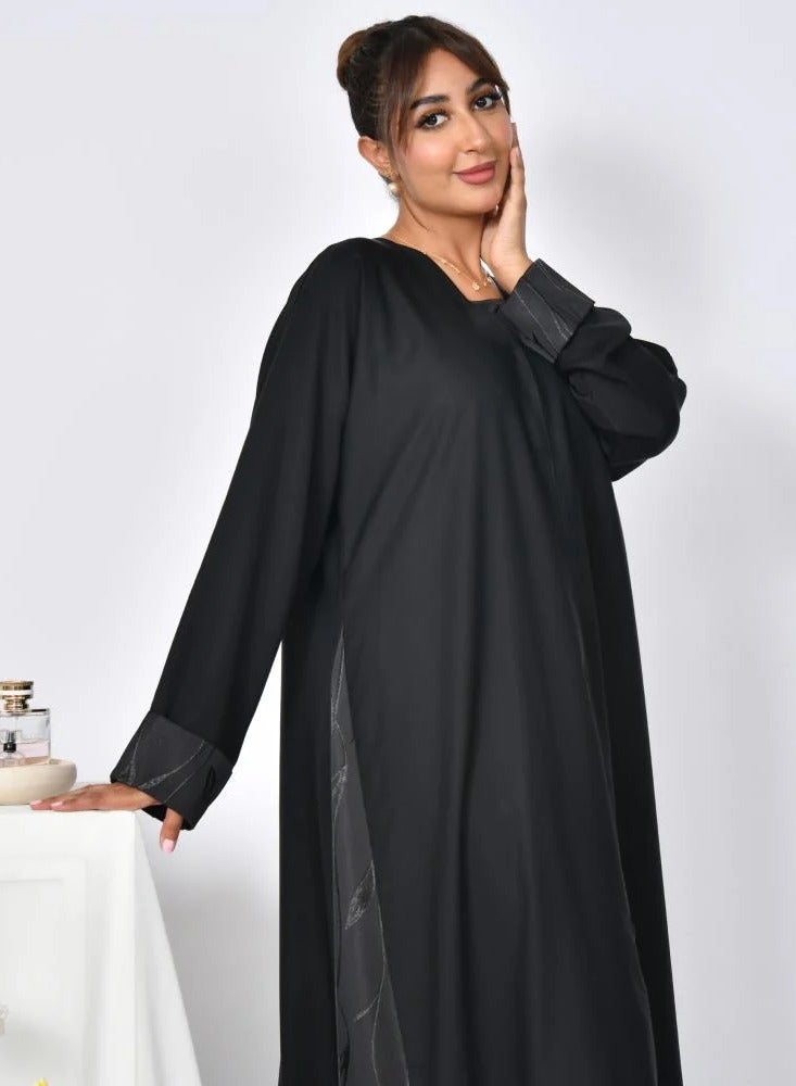 beyond abaya Black abaya, half-cloche, closed with snaps - Image 2