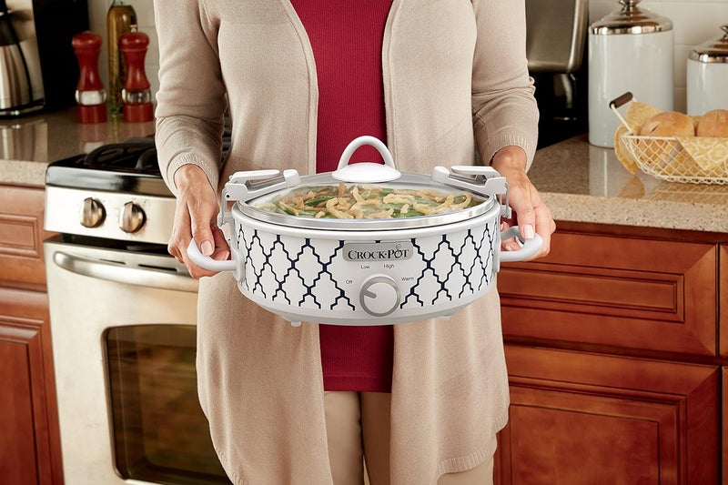 كروك بوت قدر الطهي البطيء Crock-Pot صغير سعة 2.5 لتر بلون أبيض/أزرق، يتميز بوجبات سريعة وجذابة للنظر، وهو متين ومدمج في الحجم. - Image 4