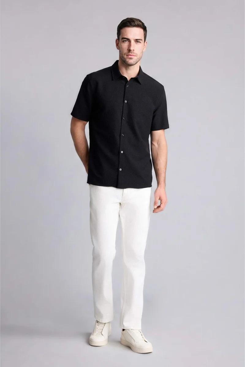 ديفاكتو Standard Fit Knit Polo T-Shirt