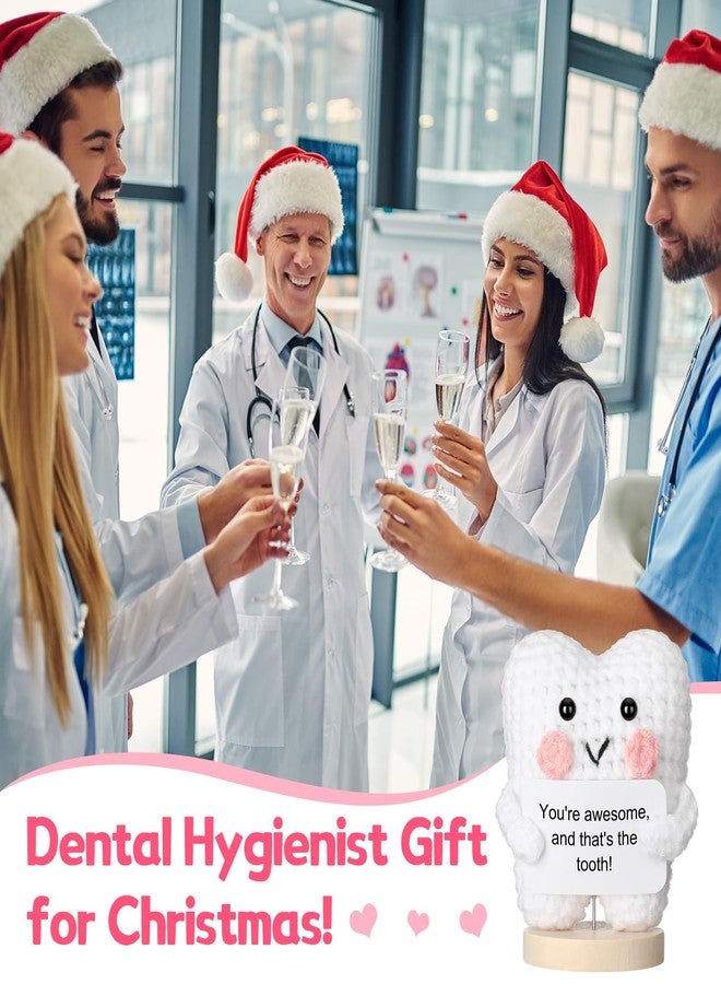 دمية أسنان مرحة وإيجابية من سيمجوينج، هدية مثالية لأخصائيي صحة الأسنان. دمية صغيرة لطيفة مصنوعة يدويًا من الكروشيه مع بطاقة. هدية ملهمة لمساعدي أطباء الأسنان، تقديرًا لجهود الممرضات، لتزيين مكتب العمل. - Image 4