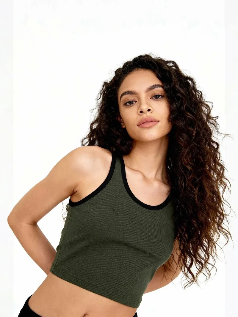 TOMMYLIFE TOMMY Ribbed Sleeveless Crop Top