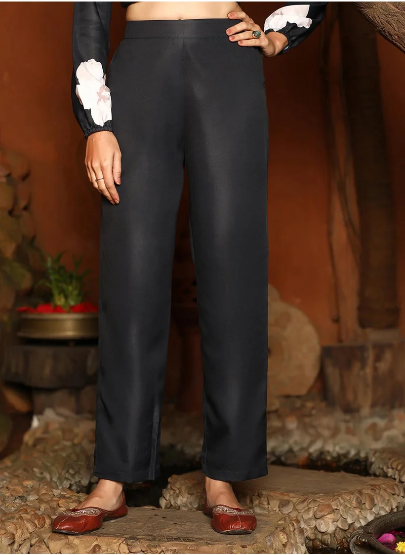  قصة Women's Obsidian Black & Cream White Hibiscus Spot Kurta Set