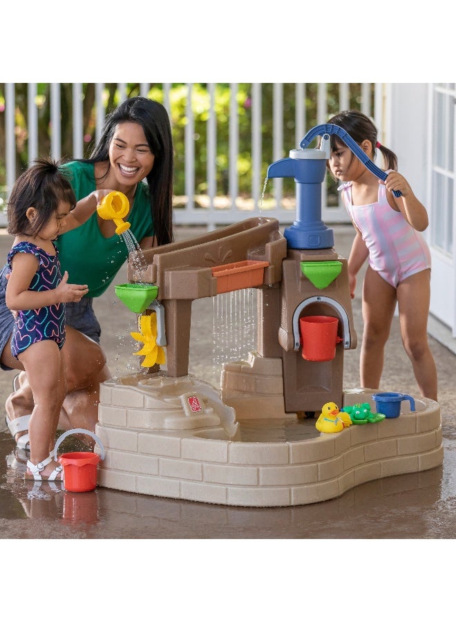 ستيب2 بركة اكتشاف مضخة ورشاش من ستيب 2، طاولة مياه داخلية وخارجية ومجموعة ألعاب حسية مع دش مطري وحائط، مجموعة إكسسوارات من 10 قطع، مركز أنشطة في الفناء الخلفي، مناسبة للأولاد والبنات من عمر سنتين فما فوق - Image 3
